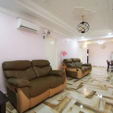 Bagan Terrace House Near To Sunway Carnival Mall, Seberang Jaya Villa Бътъруърт Екстериор снимка