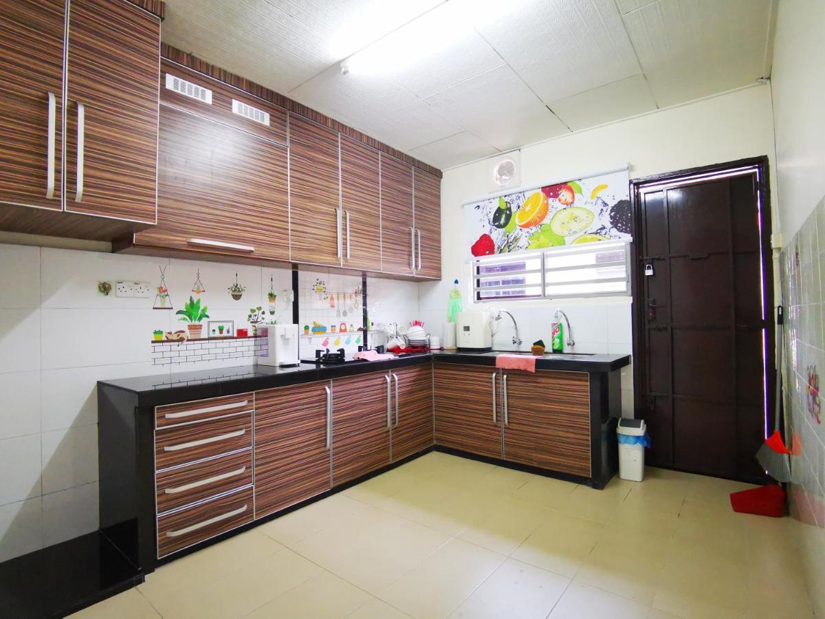 Bagan Terrace House Near To Sunway Carnival Mall, Seberang Jaya Villa Бътъруърт Екстериор снимка