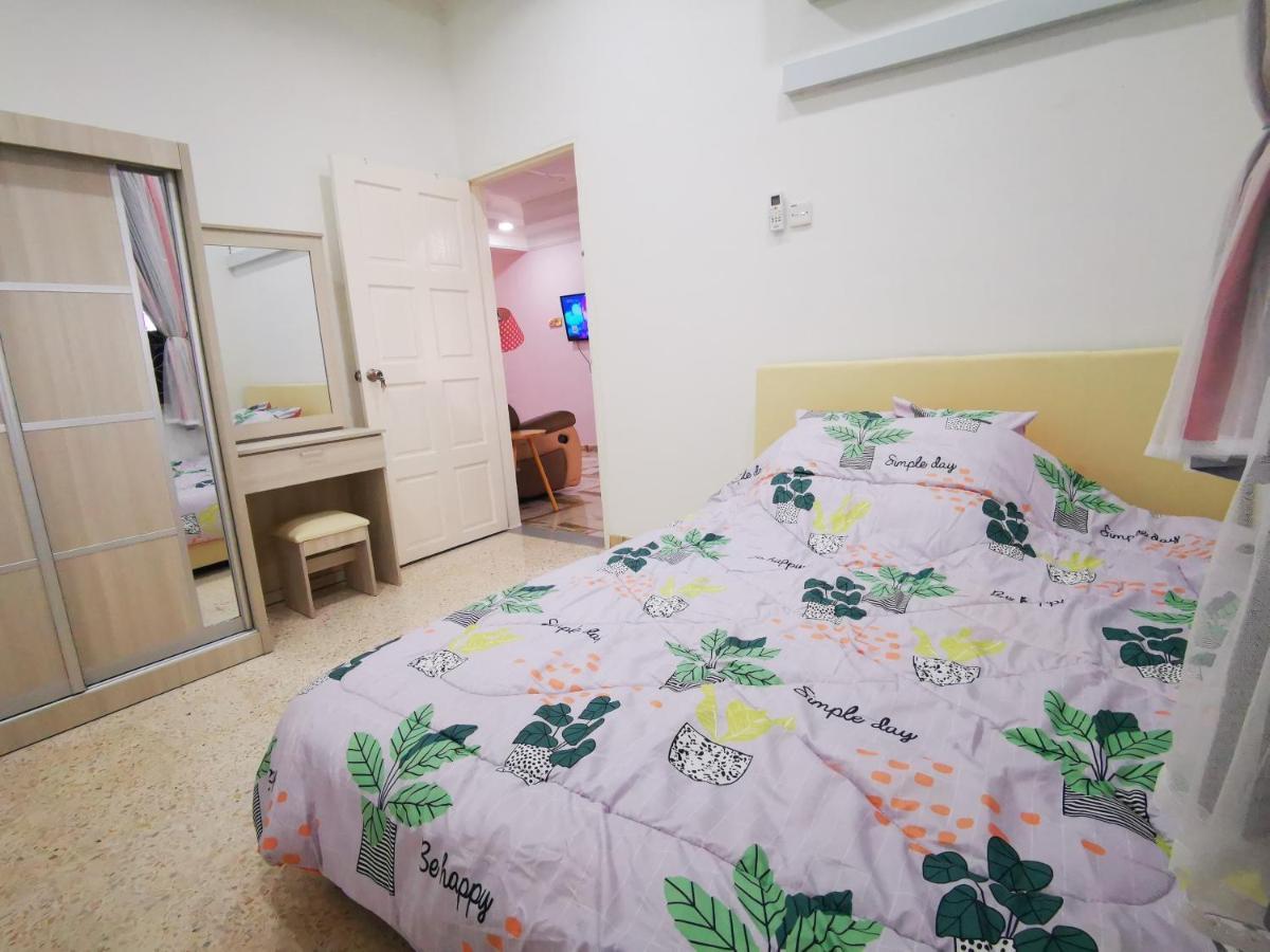 Bagan Terrace House Near To Sunway Carnival Mall, Seberang Jaya Villa Бътъруърт Екстериор снимка