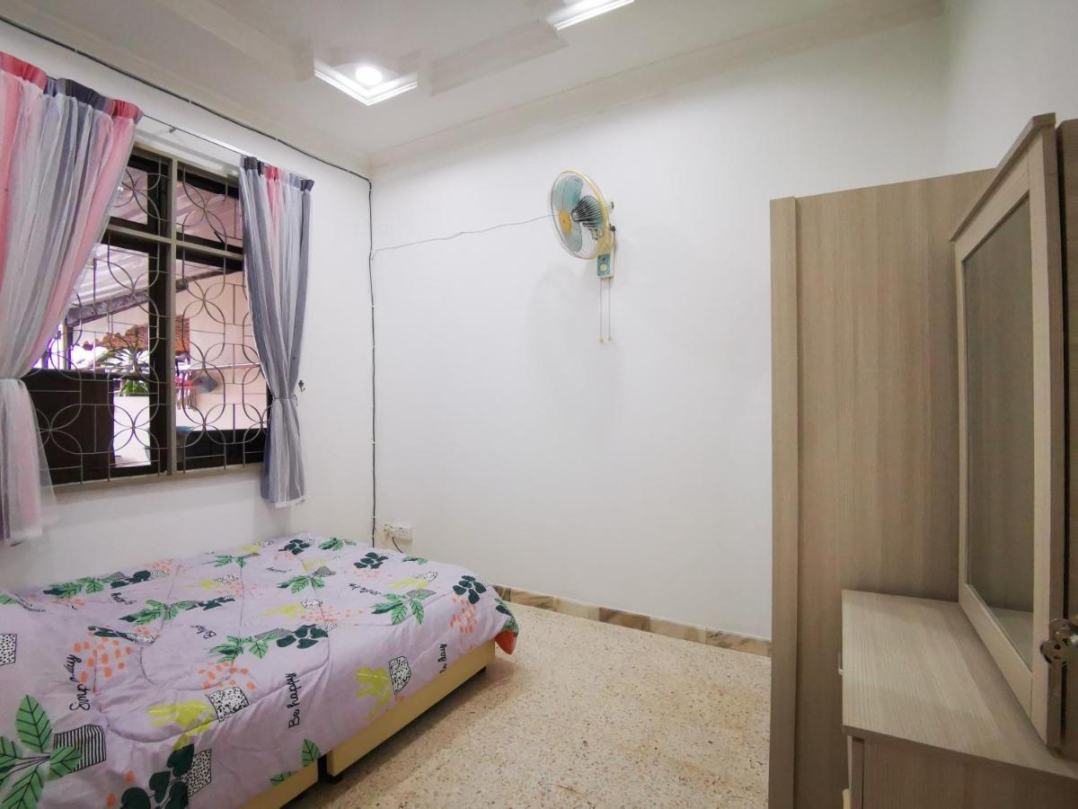 Bagan Terrace House Near To Sunway Carnival Mall, Seberang Jaya Бътъруърт Екстериор снимка